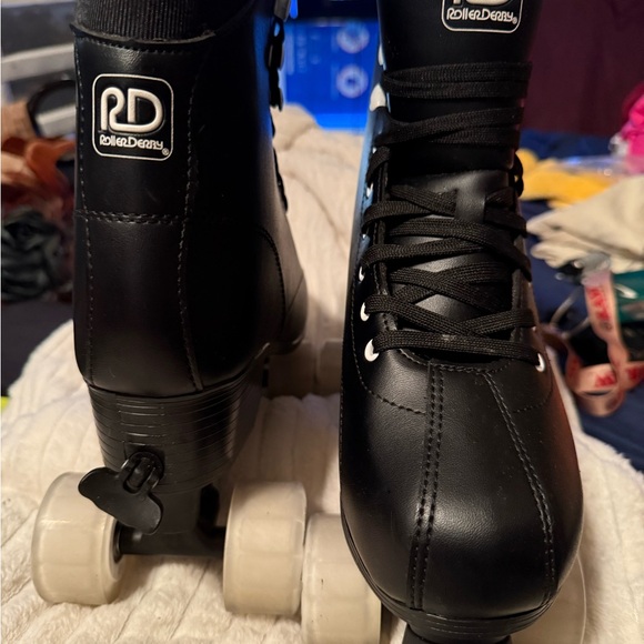 Roller Derby Women's Black Skates - Picture 9 of 9
